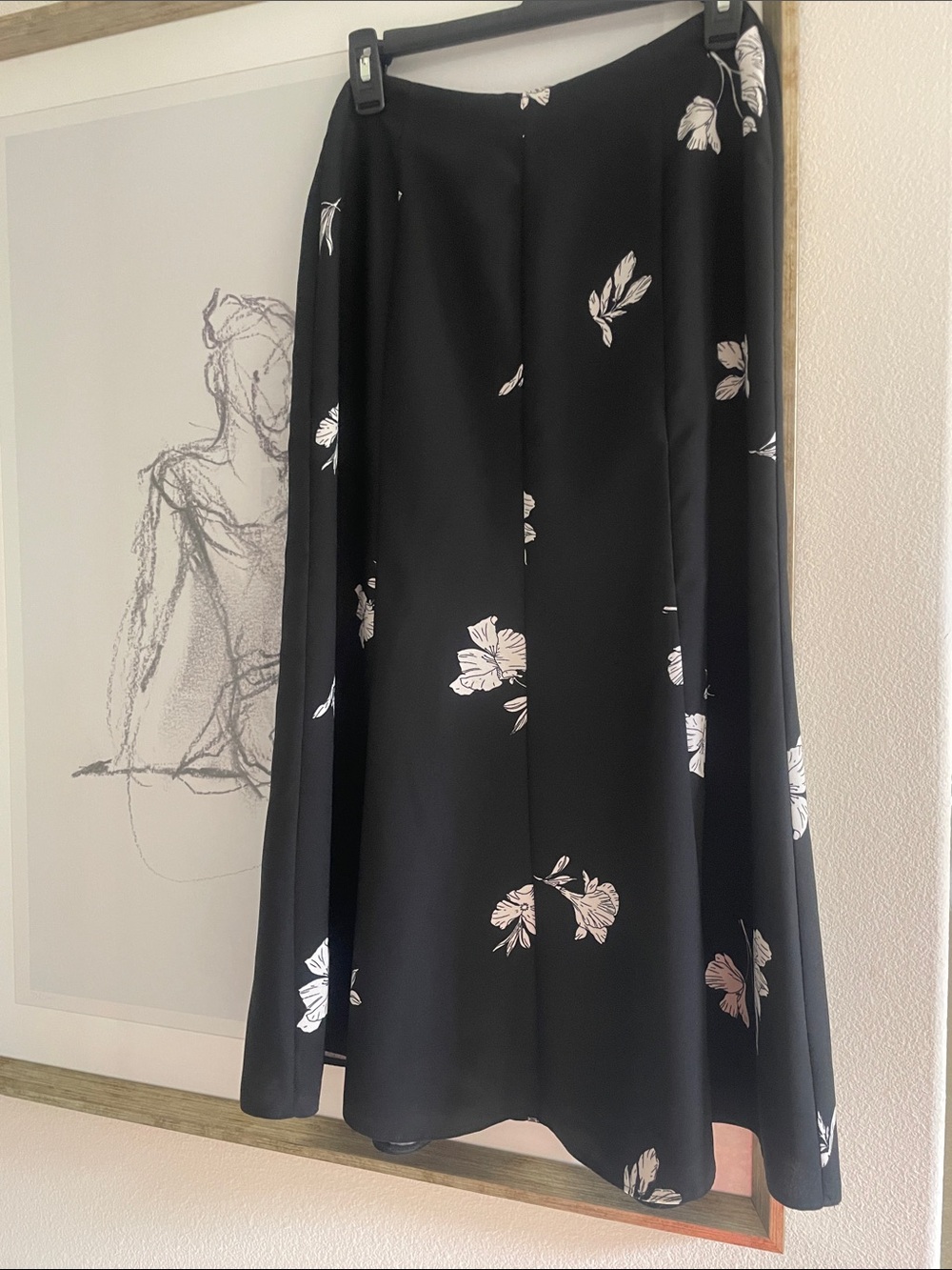 Vince Camuto Black A-Line Midi Skirt with White Floral Print